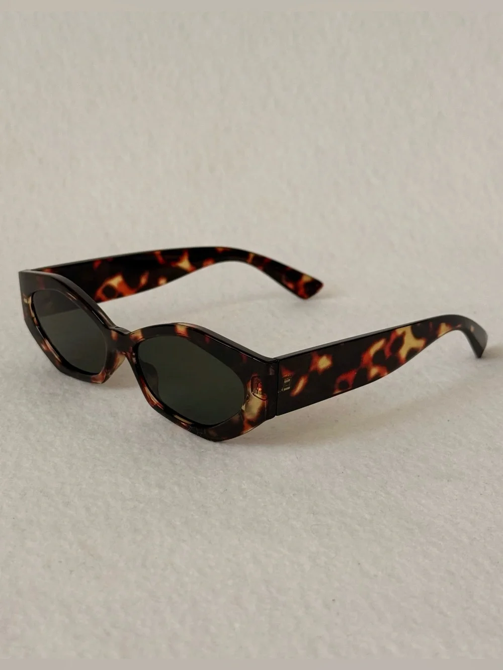 Urban Outfitters Aster Chunky Rectangle Sunglasses Tortoise One Size